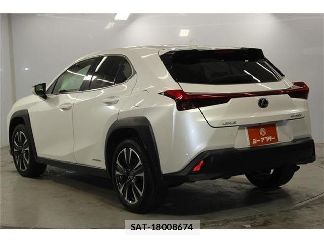 Lexus UX 2019-09 7617767-6