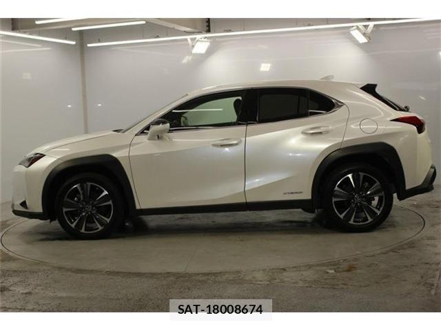 Lexus UX 2019-09 7617767-7