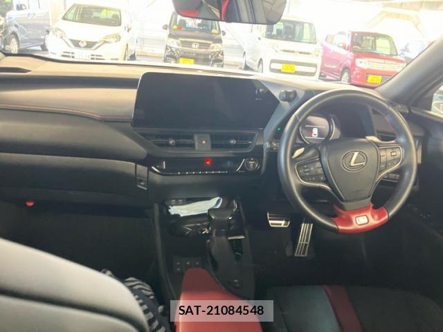 Lexus UX 2023-07 7617762-14