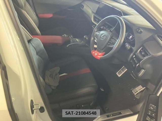 Lexus UX 2023-07 7617762-16
