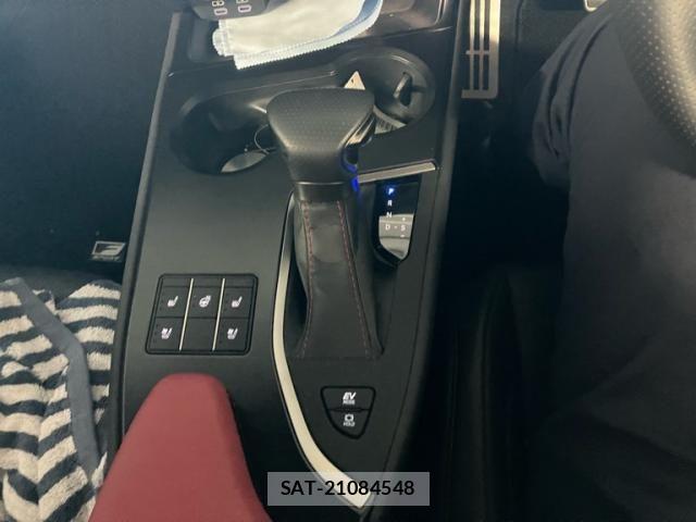 Lexus UX 2023-07 7617762-19