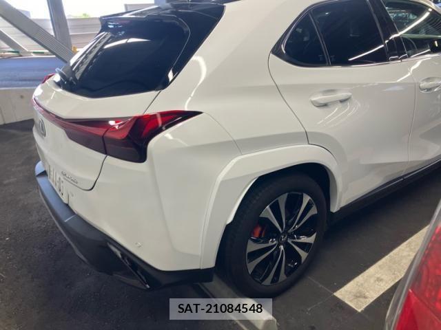 Lexus UX 2023-07 7617762-2