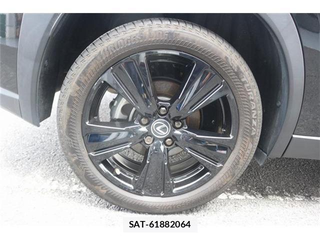 Lexus UX 2021-07 7617765-10