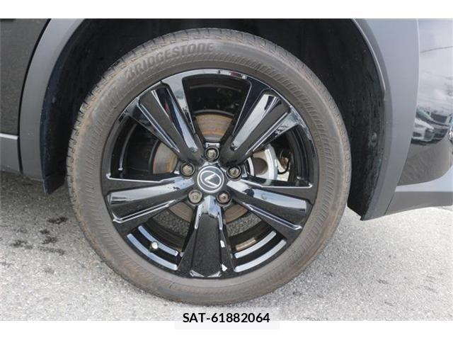 Lexus UX 2021-07 7617765-11