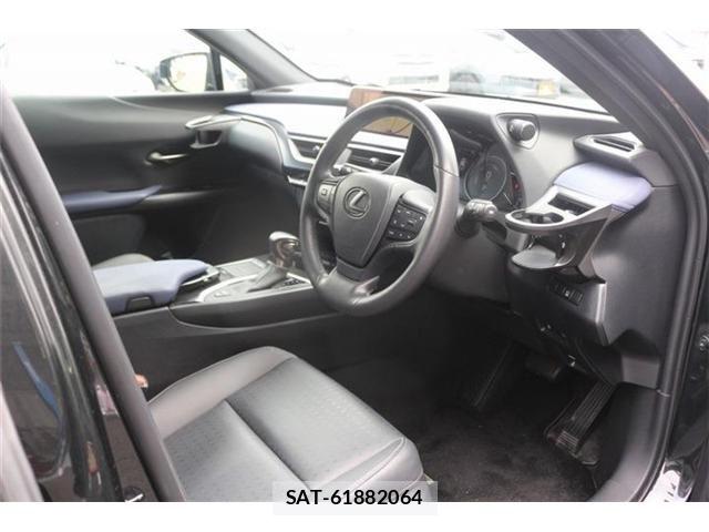 Lexus UX 2021-07 7617765-20