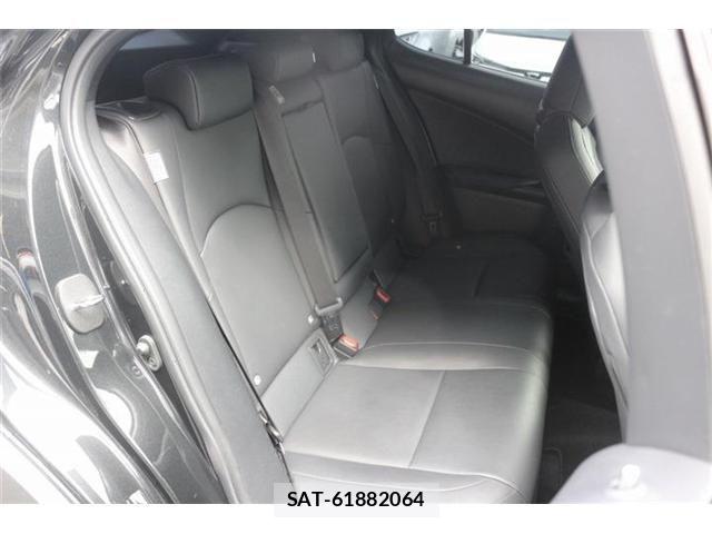 Lexus UX 2021-07 7617765-24