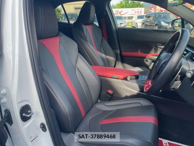 Lexus UX 2023-07 7617760-11