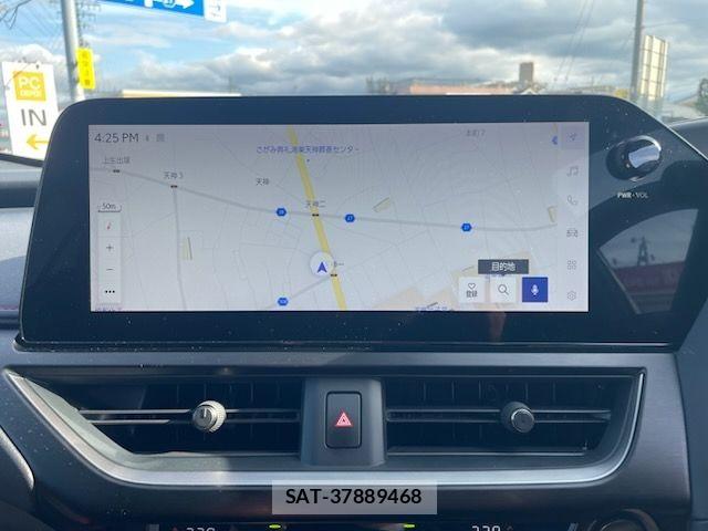 Lexus UX 2023-07 7617760-15
