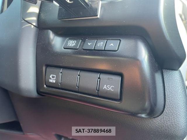 Lexus UX 2023-07 7617760-18