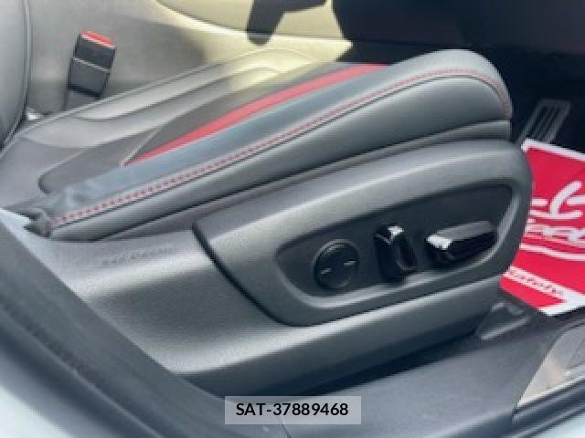 Lexus UX 2023-07 7617760-26