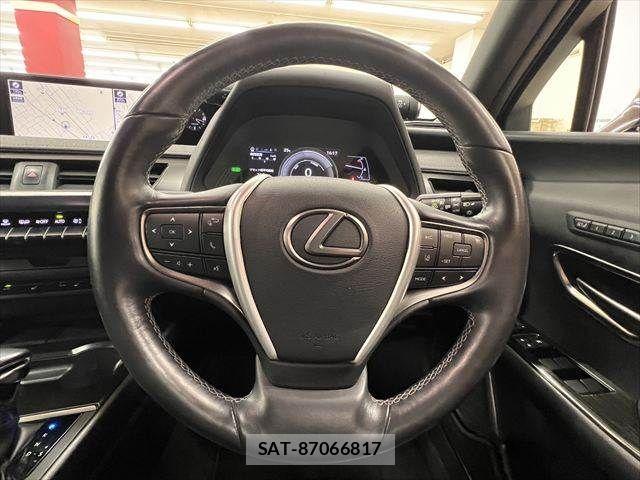 Lexus UX 2019-09 7617769-10