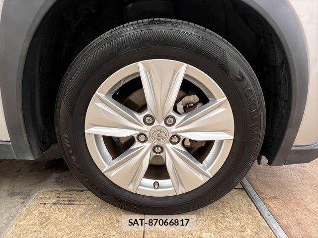 Lexus UX 2019-09 7617769-13