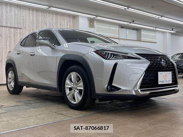 Lexus UX 2019-09 7617769-15