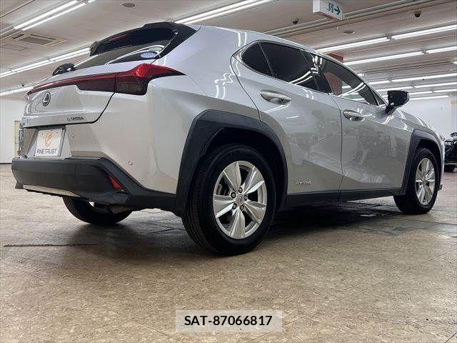 Lexus UX 2019-09 7617769-18