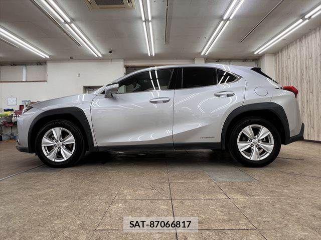 Lexus UX 2019-09 7617769-20