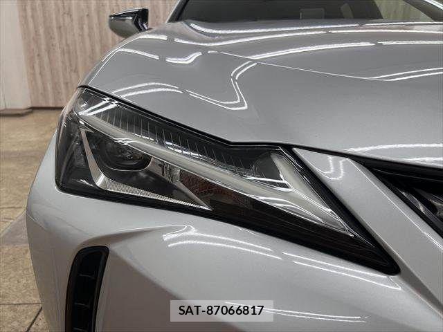 Lexus UX 2019-09 7617769-23