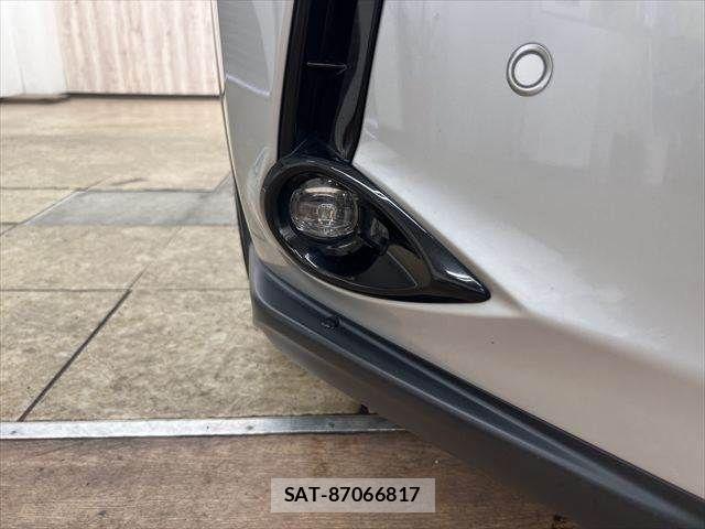 Lexus UX 2019-09 7617769-24