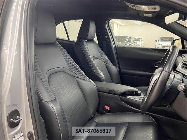 Lexus UX 2019-09 7617769-7