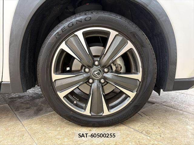 Lexus UX 2019-03 7617768-12