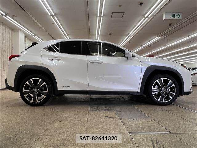 Lexus UX 2021-03 7617766-16