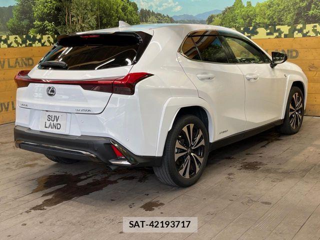Lexus UX 2021-10 7617764-18
