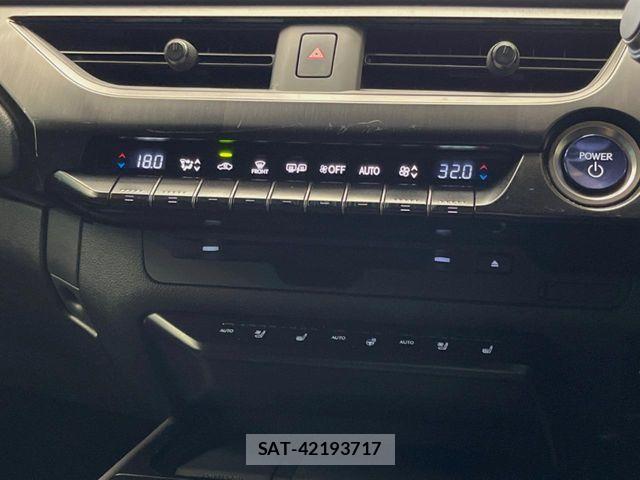 Lexus UX 2021-10 7617764-6