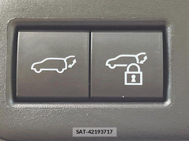 Lexus UX 2021-10 7617764-7