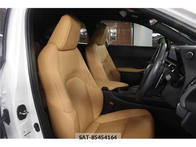 Lexus UX 2023-05 7725227-26