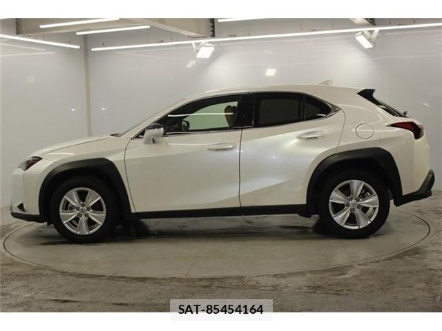 Lexus UX 2023-05 7725227-7