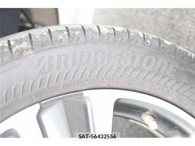 Lexus UX 2023-03 7725230-25