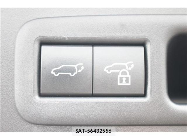 Lexus UX 2023-03 7725230-5