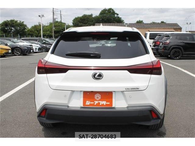 Lexus UX 2023-05 7725235-12