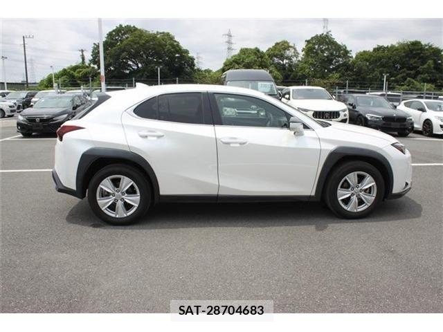 Lexus UX 2023-05 7725235-16