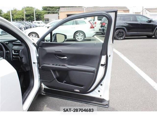 Lexus UX 2023-05 7725235-25