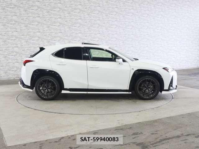 Lexus UX 2019-07 7725231-12