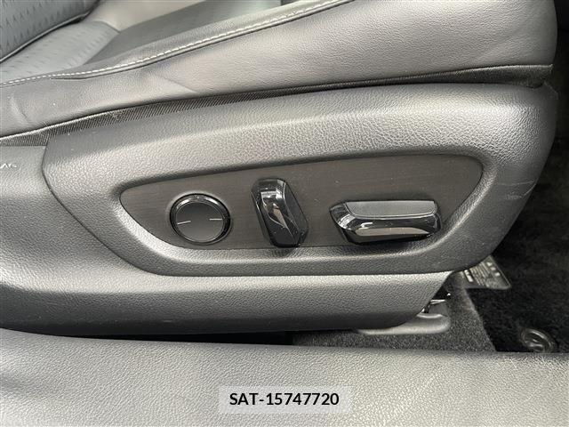 Lexus UX 2019-11 7725232-14