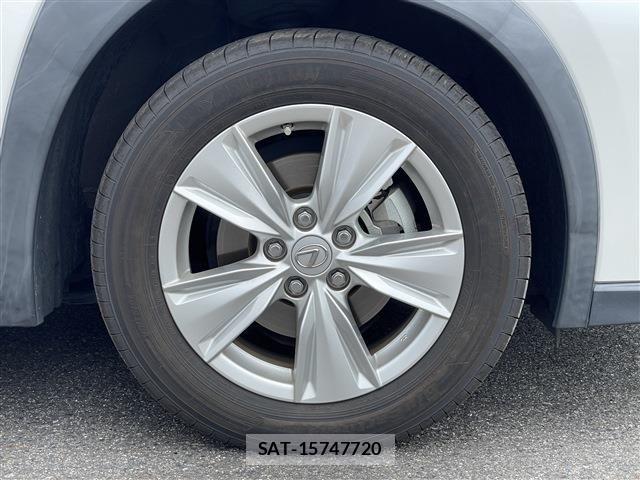 Lexus UX 2019-11 7725232-17