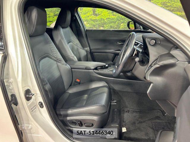 Lexus UX 2021-09 7725233-7