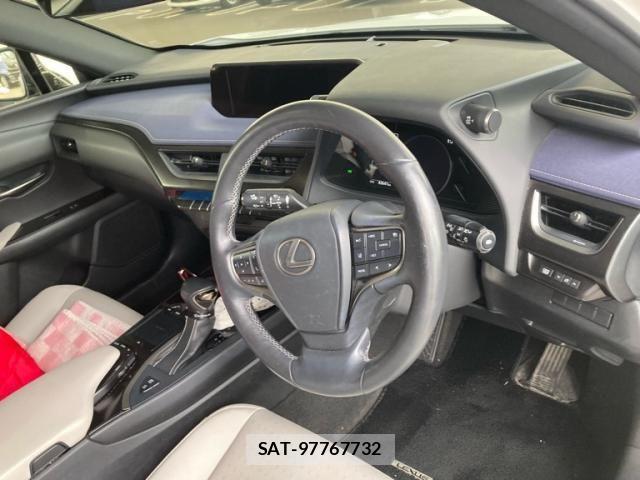 Lexus UX 2019-08 7725236-10