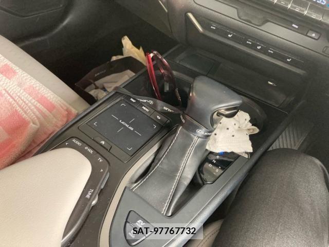 Lexus UX 2019-08 7725236-16