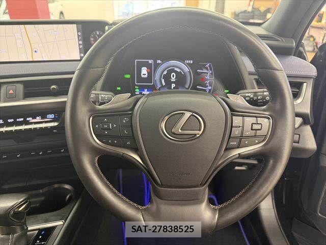 Lexus UX 2020-12 7877478-9
