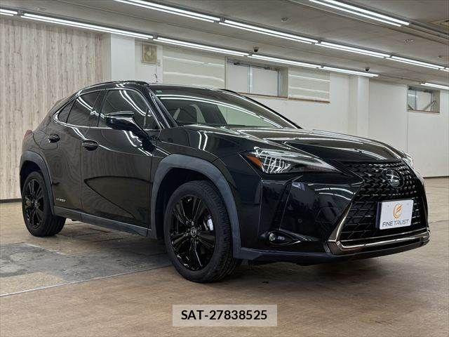 Lexus UX 2020-12 7877478-14