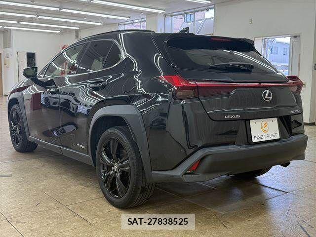 Lexus UX 2020-12 7877478-18