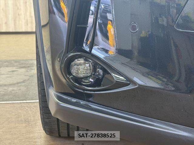 Lexus UX 2020-12 7877478-23