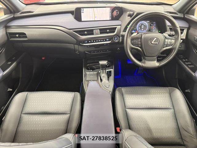 Lexus UX 2020-12 7877478-2