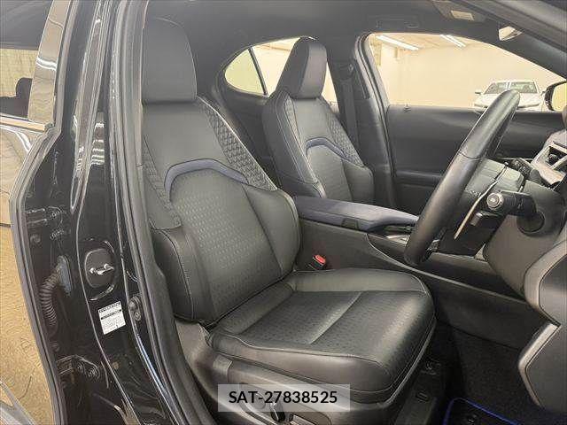 Lexus UX 2020-12 7877478-6
