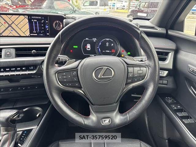 Lexus UX 2019-01 7877470-10