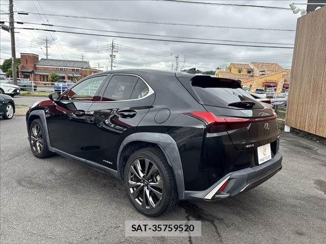 Lexus UX 2019-01 7877470-20