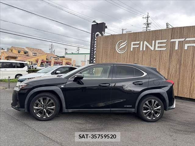 Lexus UX 2019-01 7877470-21