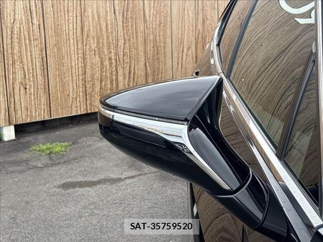 Lexus UX 2019-01 7877470-27